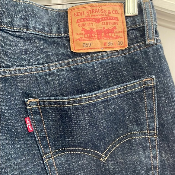 Levi's Blue Relaxed Fit Jeans Classic Comfort - Picture 2 of 3